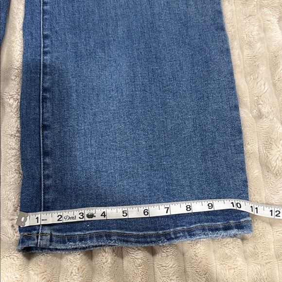 High-Rise Wide-Leg Women's Jeans in Deep Blue Wash - Picture 3 of 6